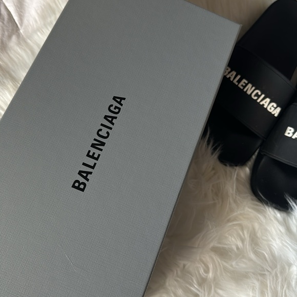 AUTHENTIC BALENCIAGA WOMEN'S POOL SLIDE SANDAL - Picture 5 of 6